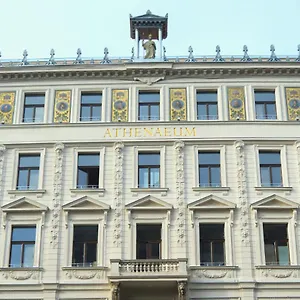 Maverick Athenaeum Vandrarhem